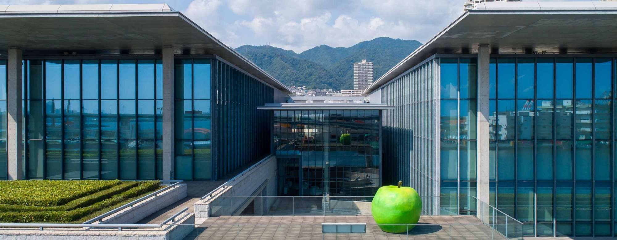 美術館正面 /©Masaki Tada.