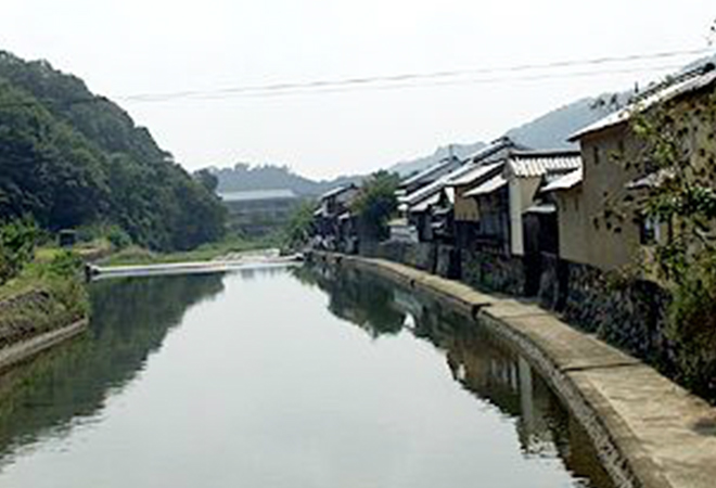 佐用町平福の町並み